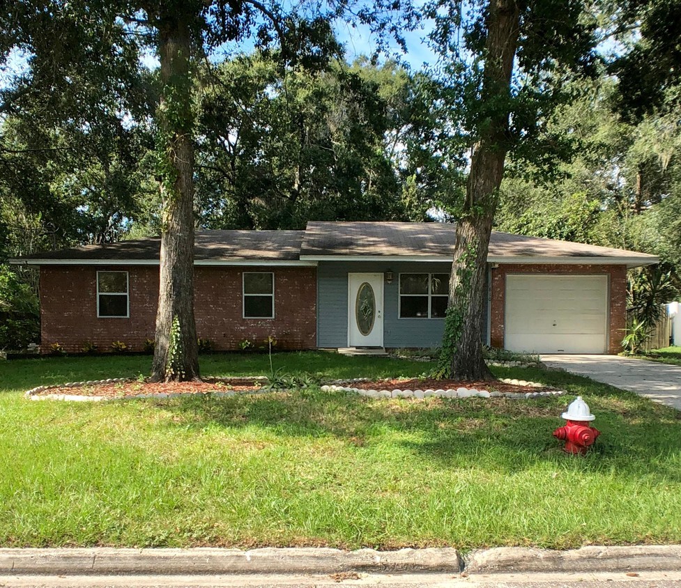 Primary Photo - 810 Oak St