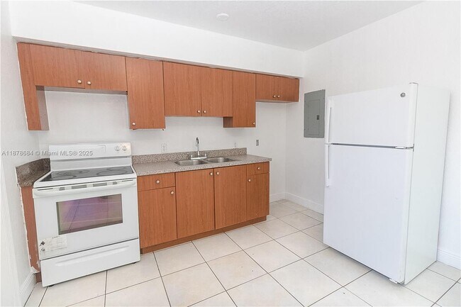 Foto del edificio - 1206 NE 109th St
