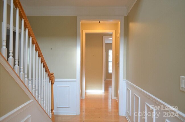 Building Photo - 15544 Carrington Ridge Dr