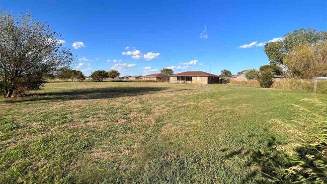 Foto del edificio - 102 Mohawk Ave