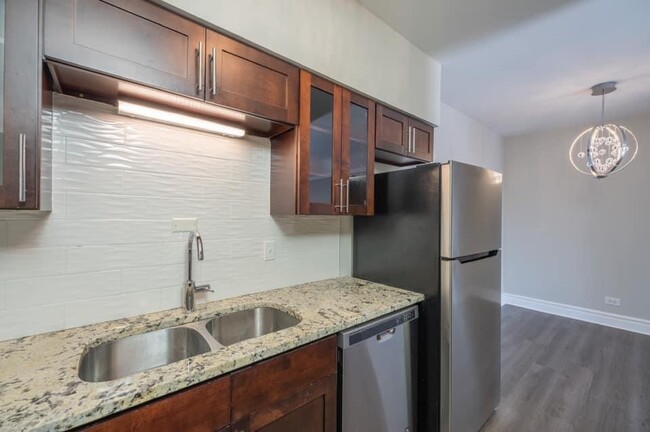 Foto del edificio - 18340 Cherry Creek Dr