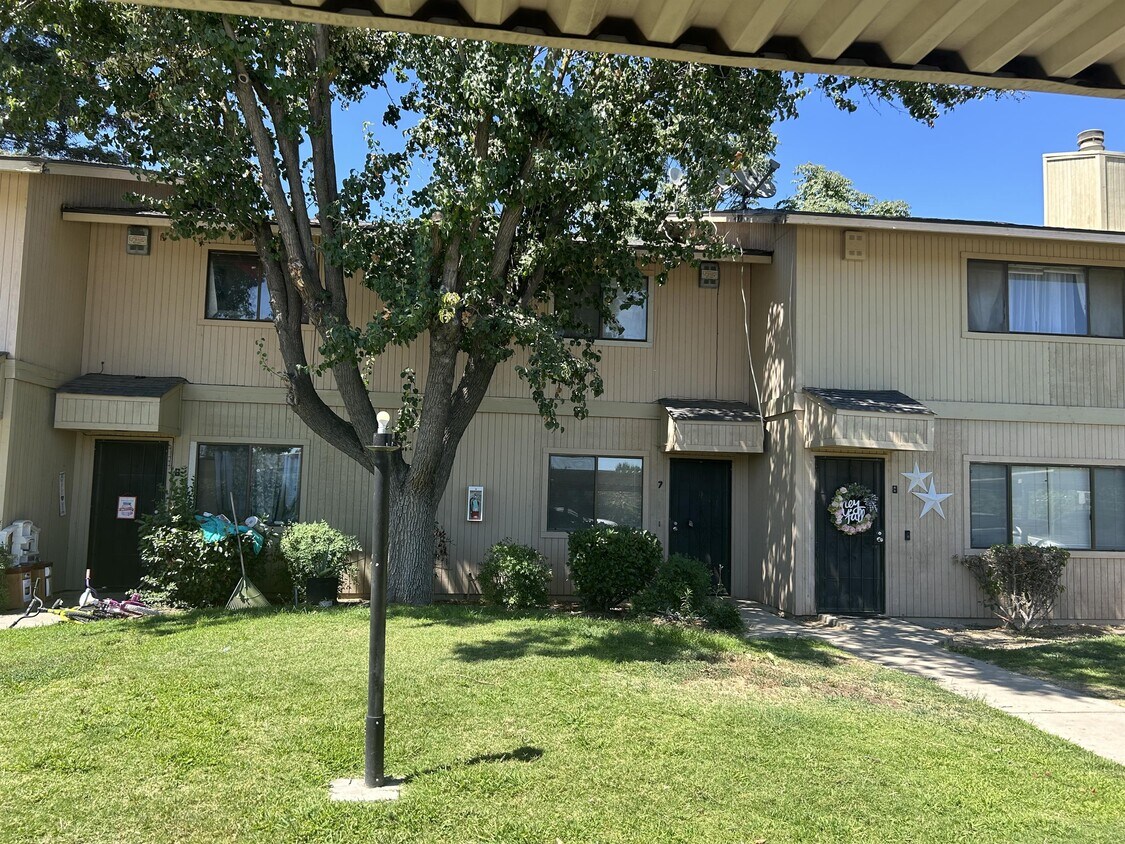 1808 Colorado Ave, Turlock, CA 95382 Townhome Rentals in Turlock CA