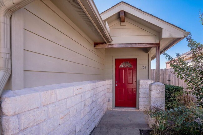 Building Photo - 108 Sendero Dr