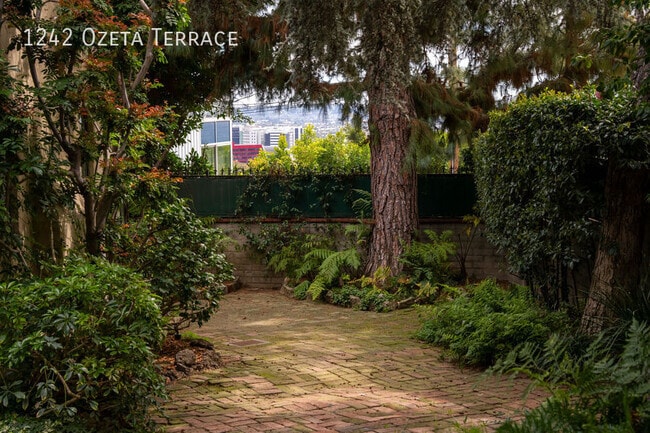 Building Photo - 1242 Ozeta Terrace