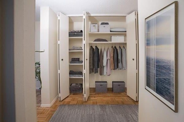 Building Photo - 10 Waterside Plaza