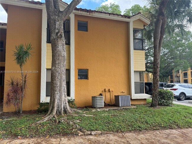 Foto del edificio - 3986 Coral Tree Cir