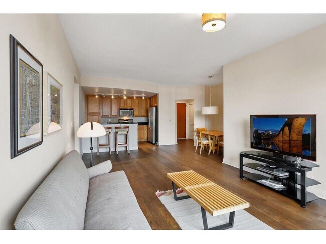 Building Photo - 100 3rd Ave S