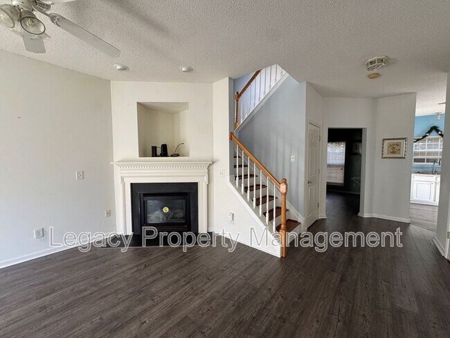 Foto del edificio - 1140 Briarwood Dr