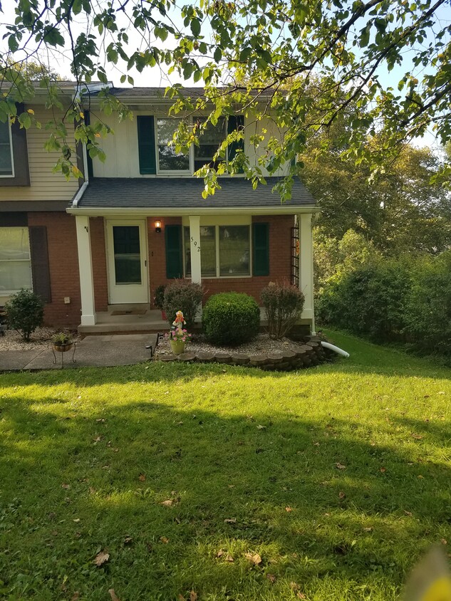 Primary Photo - 592 Peach View Ln