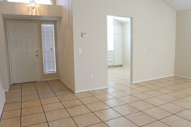 Foto del edificio - New Listing!