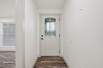 Building Photo - 5803 Greencraig Dr