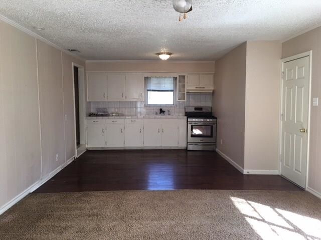 Building Photo - 808 N Goliad St