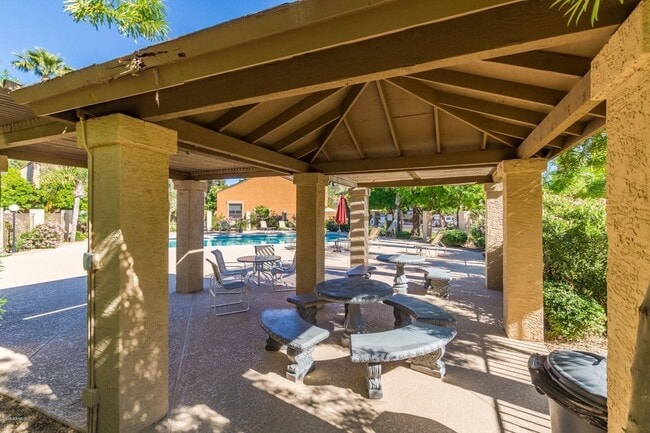 Building Photo - 4114 E Union Hills Dr
