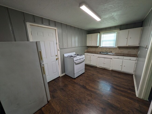 Foto del edificio - 975 Center St