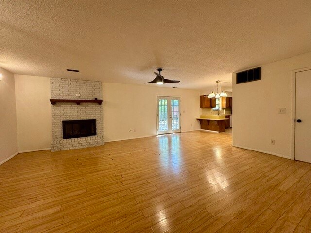 Building Photo - 205 E Henson Ave