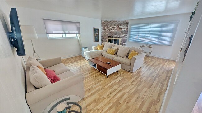 Foto del edificio - 24438 Ward St