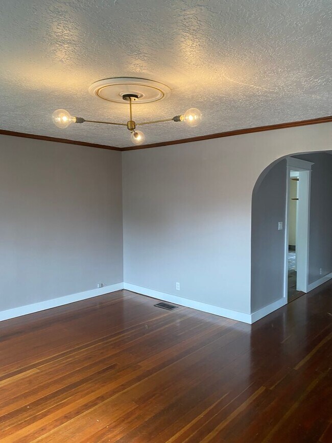 Foto del edificio - Charming 1926 Vintage 2 Bedroom 1 Bathroom...