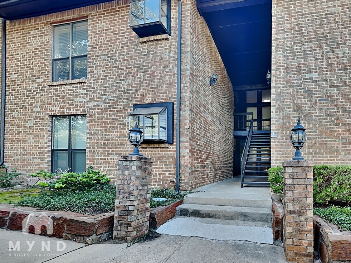 Foto principal - 7525 Holly Hill Dr