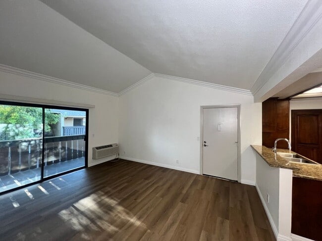 Building Photo - 3535 Banbury Dr