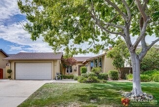 Building Photo - 1251 Rousseau Dr