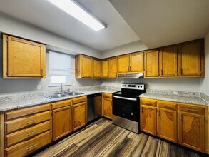 Building Photo - 131 Pace Dr