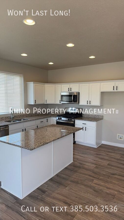 Building Photo - 927 Wahlen Way