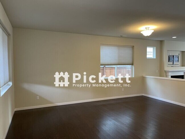 Building Photo - 4 Bedroom Poulsbo Home in Vinland Pointe