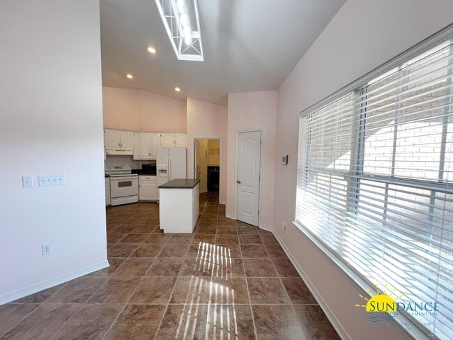 Building Photo - Sophisticated 3 Bedroom Home with Smart Ho...