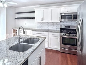 Building Photo - 1105 Lenox Way NE