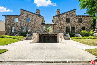 Building Photo - 13412 Burbank Blvd