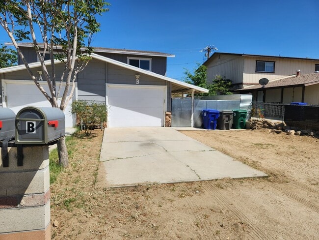 Foto del edificio - 6439 Camarilla Ave