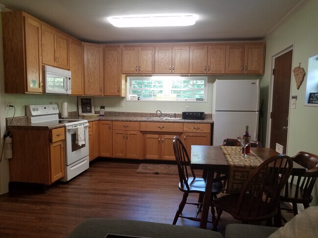 Foto del edificio - 457 N Flat Rock Rd