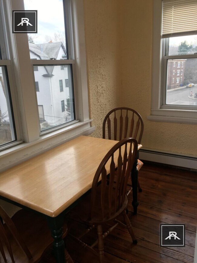 Building Photo - 4 bedroom in Brookline MA 02446