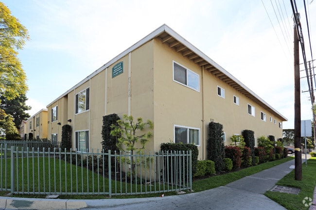 Building Photo - Borchard Apartments