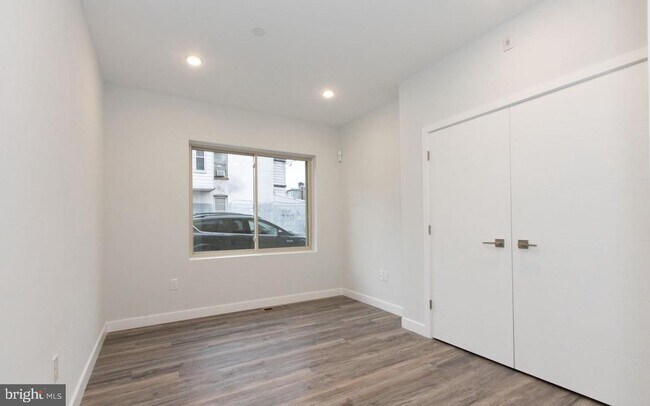 Foto del edificio - 1265 N Newkirk St