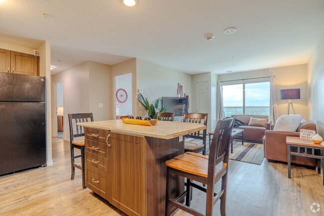 Collegeview Commons - 4BR, 2BA - Dining - Collegeview Commons