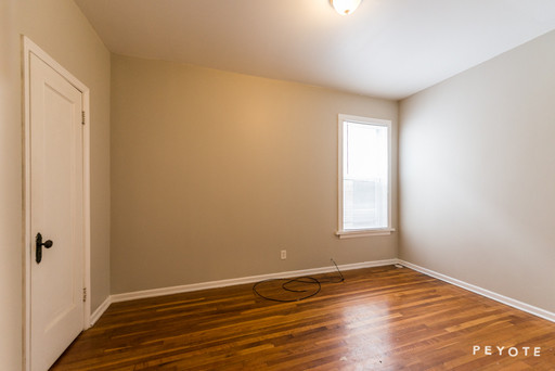 Building Photo - 6215 S Rhodes Ave