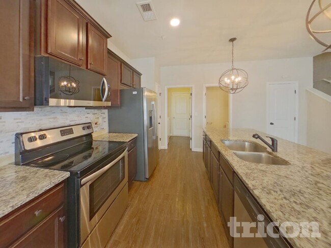 Foto del edificio - 7817 Rock Rose Ln