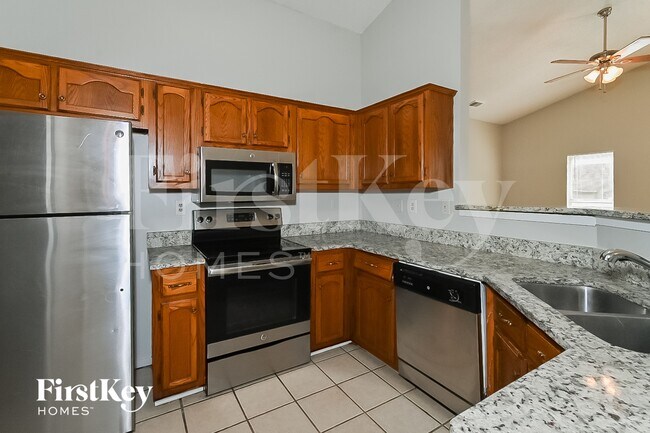 Foto del edificio - 3431 Golden Oaks Dr