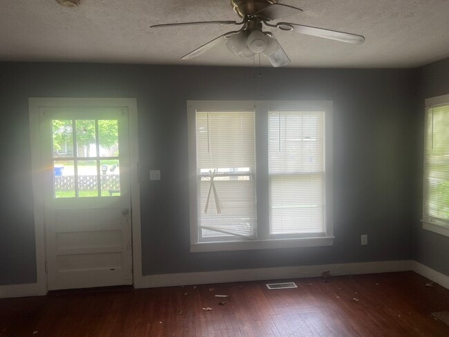 Building Photo - 1625 Catherine Dr