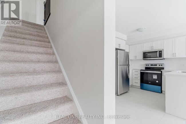 Building Photo - 85 Mullin Dr