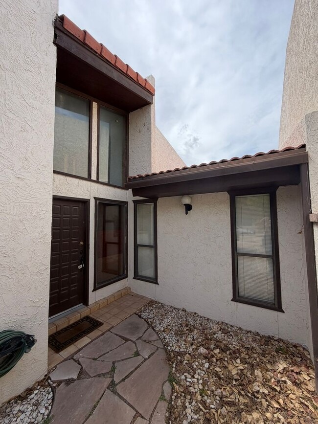 Foto del edificio - 2 Bed 2 Bath Home