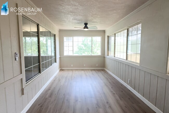 Foto del edificio - Charming 3-beds, 2-baths ranch-style home on a scenic hillside in Prescott Valley!