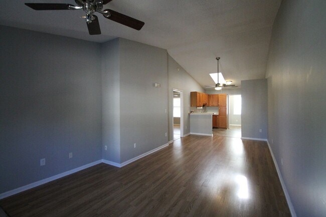 Building Photo - Exclusively Offered by Muse Realty Rentals...