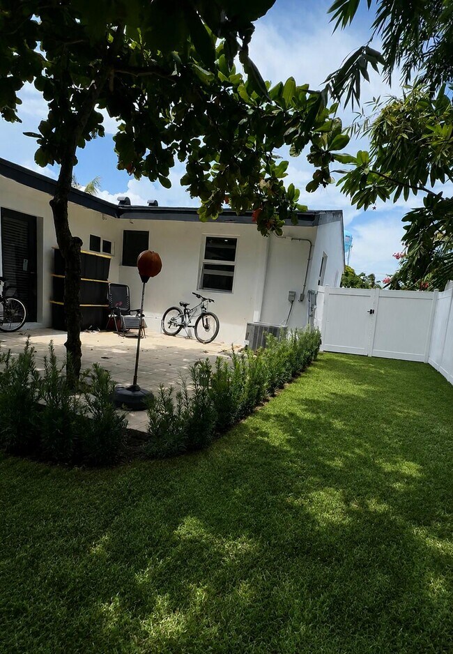 Foto del edificio - 118 SW 7th St