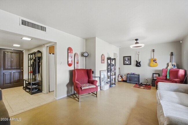 Building Photo - 1701 E Tuckey Ln