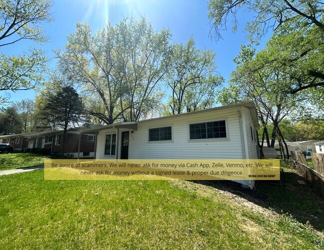 Building Photo - 1358 Cabrillo Dr