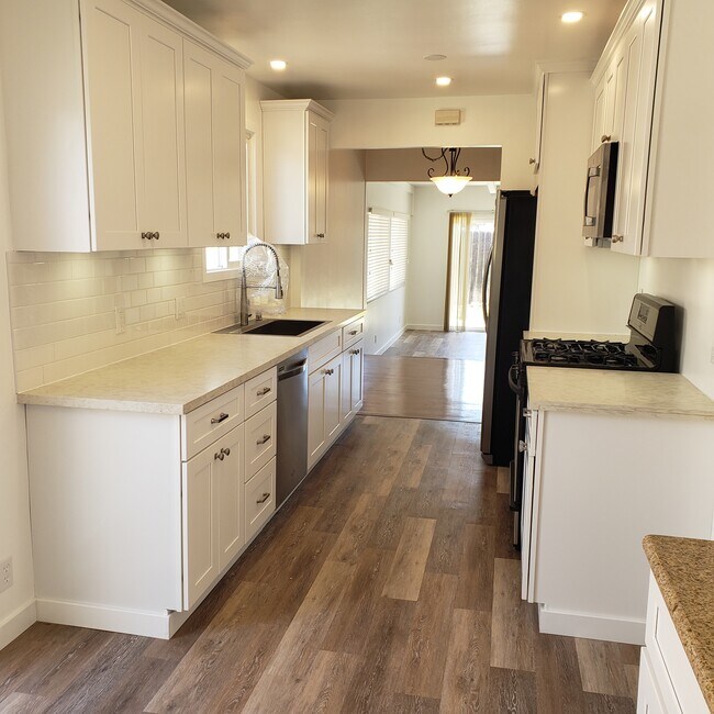 6466 Whitaker Ave, Van Nuys, CA 91406 House for Rent in Van Nuys, CA