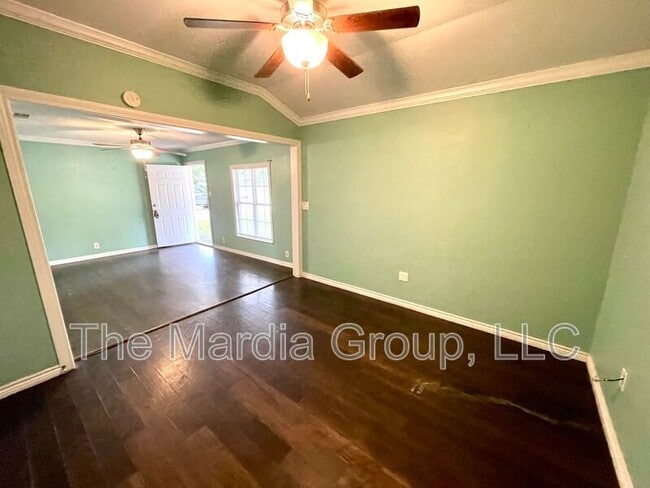 Building Photo - 1316 Caruth Dr