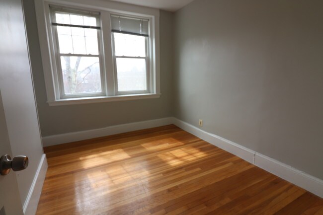 Building Photo - 25 Westbourne Ter